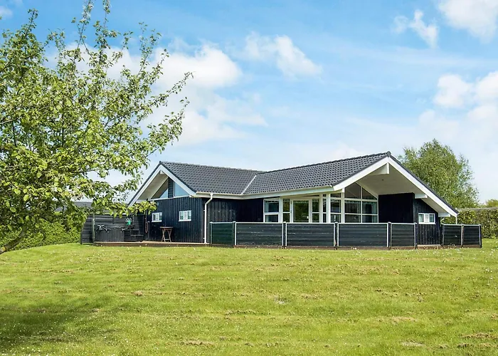 Prázdninový dům 4 Star In Hørve